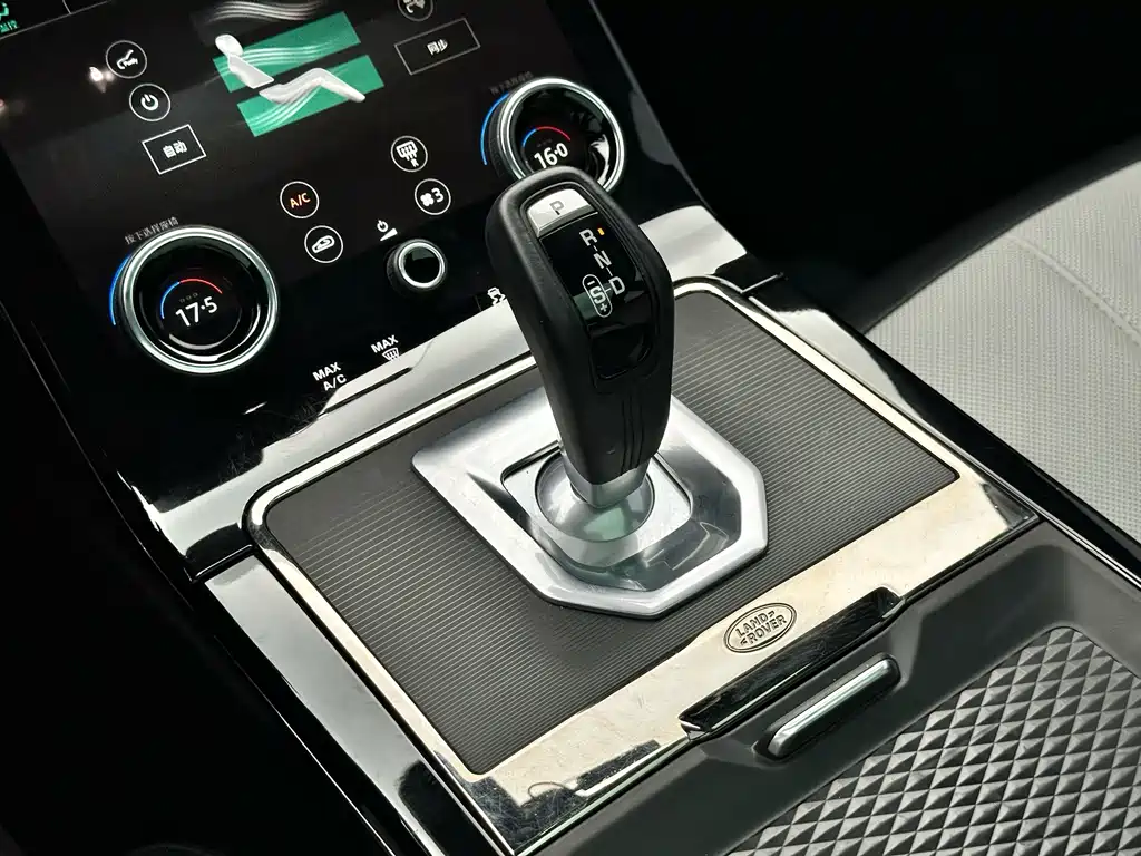 Land Rover Evoque 2021 — фото 20