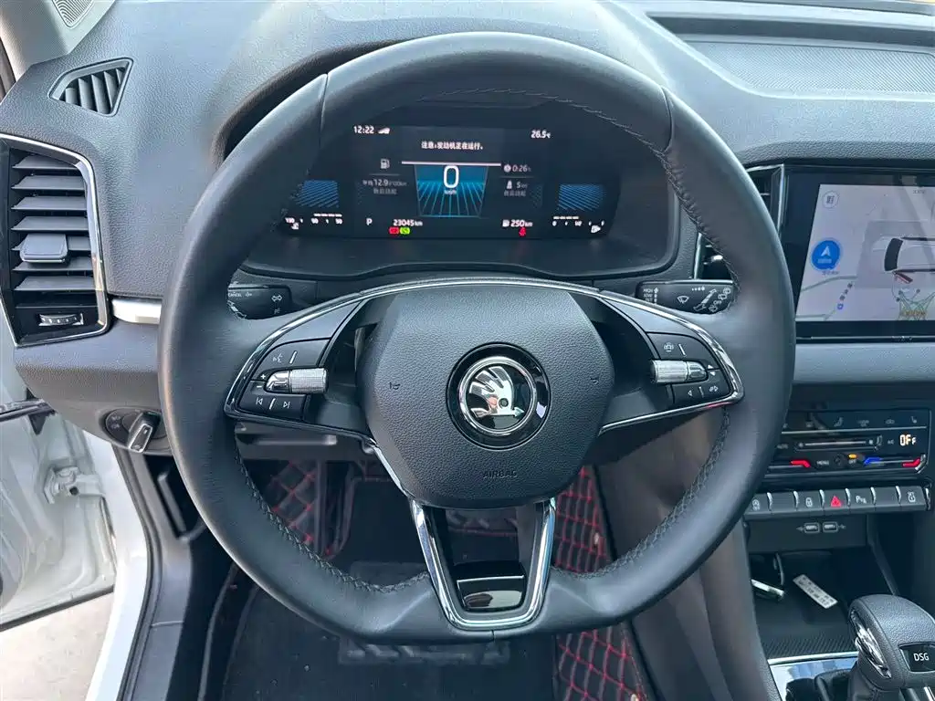 Skoda Karoq 2023 — фото 11