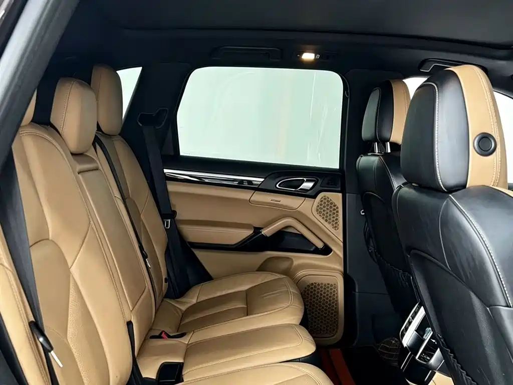 Porsche Cayenne 2015 — фото 10