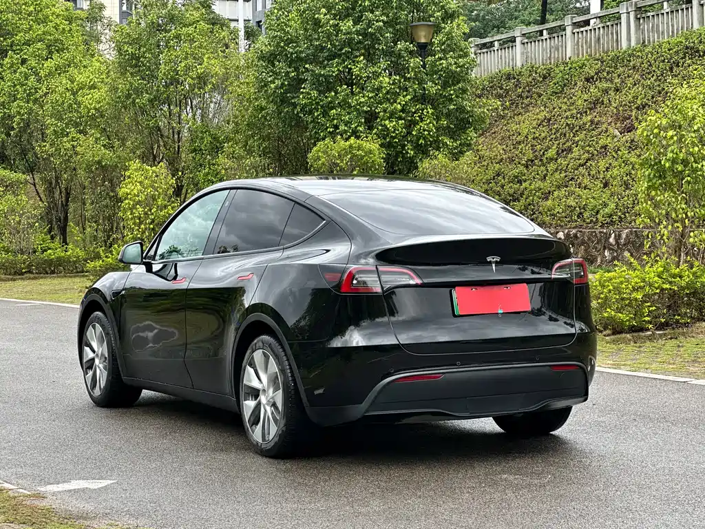 Tesla Model Y 2022 — фото 8