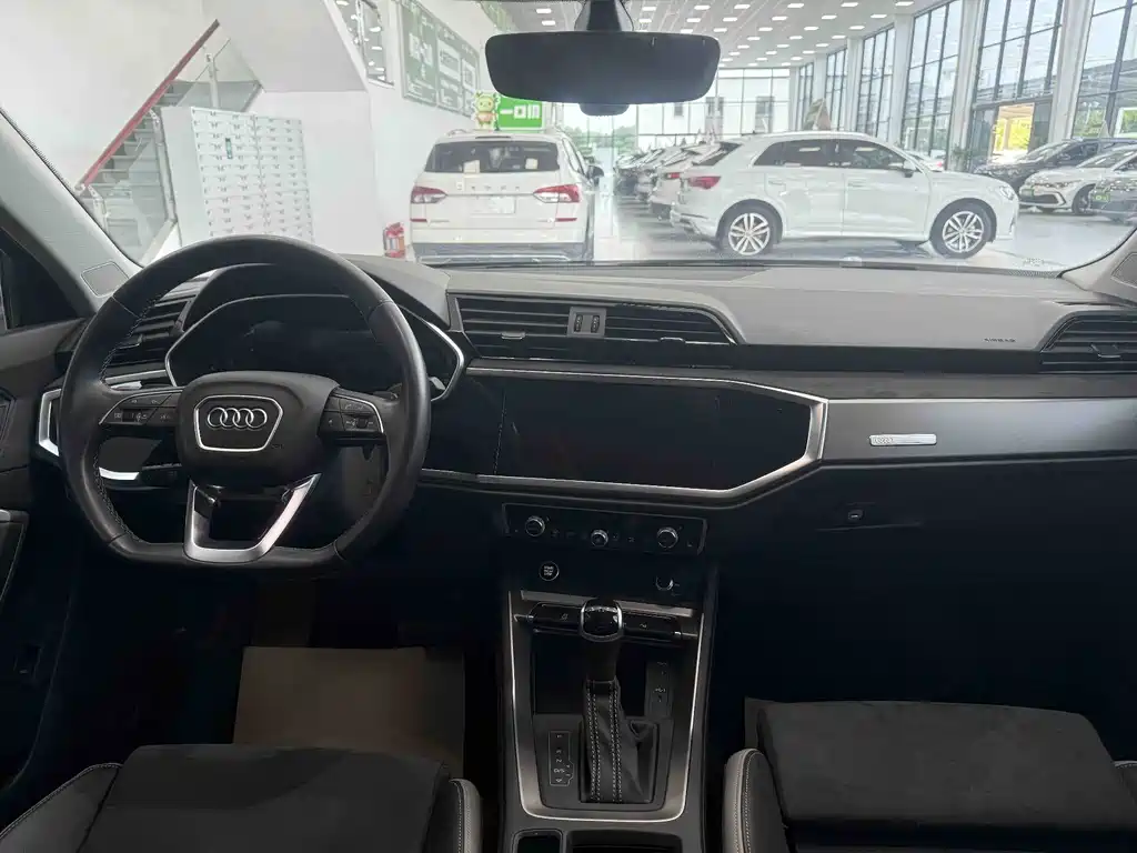 Audi Q3 2023 — фото 21