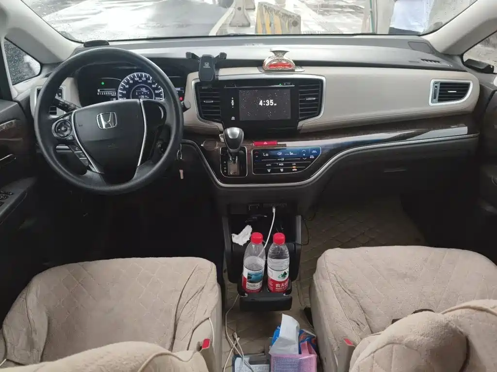Honda Odyssey 2015 — фото 13