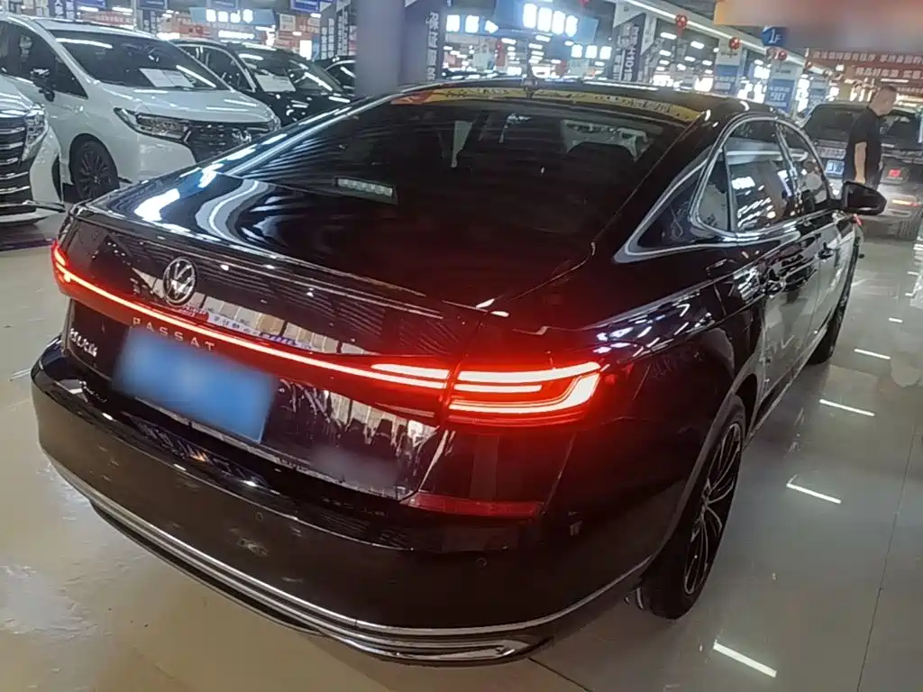 Volkswagen Passat 2023