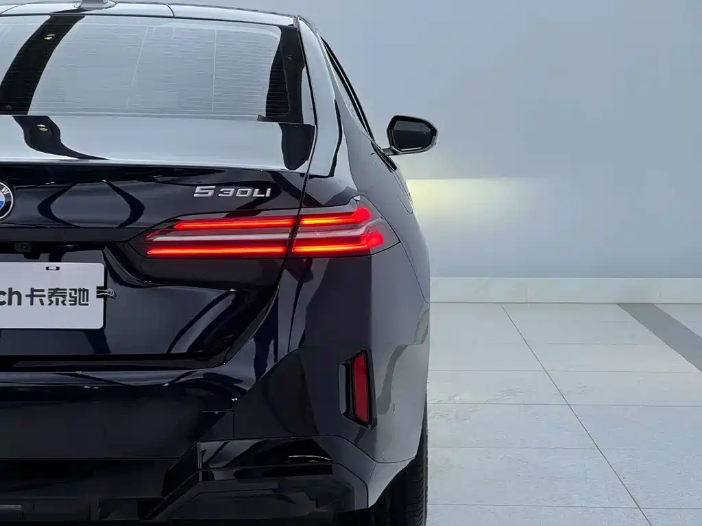 BMW 5 Series 2025