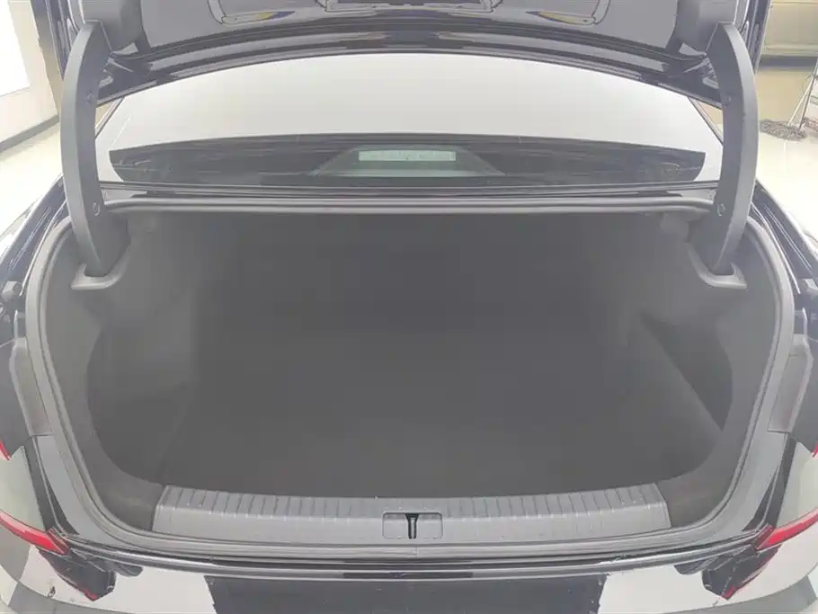 Volkswagen Passat 2023 — фото 4
