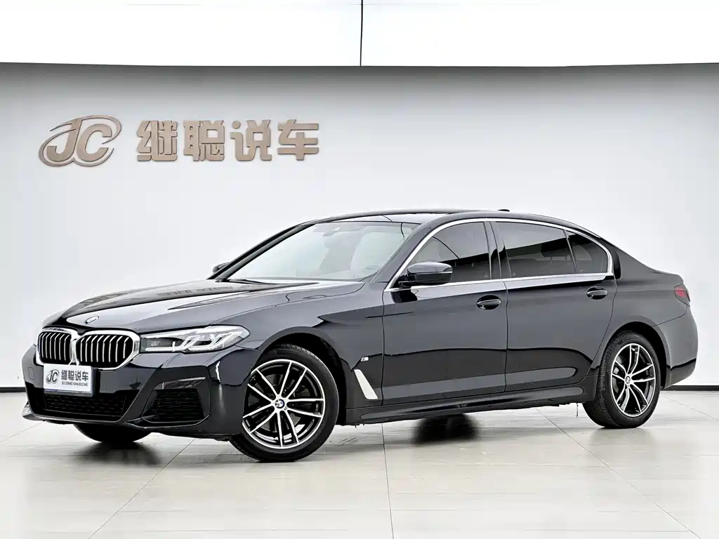 BMW 5 Series 2022 — фото 1