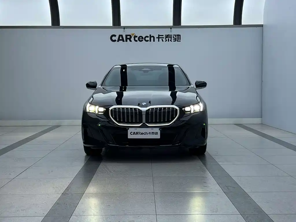 BMW 5 Series 2025