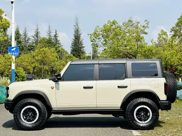 Ford Bronco 2024