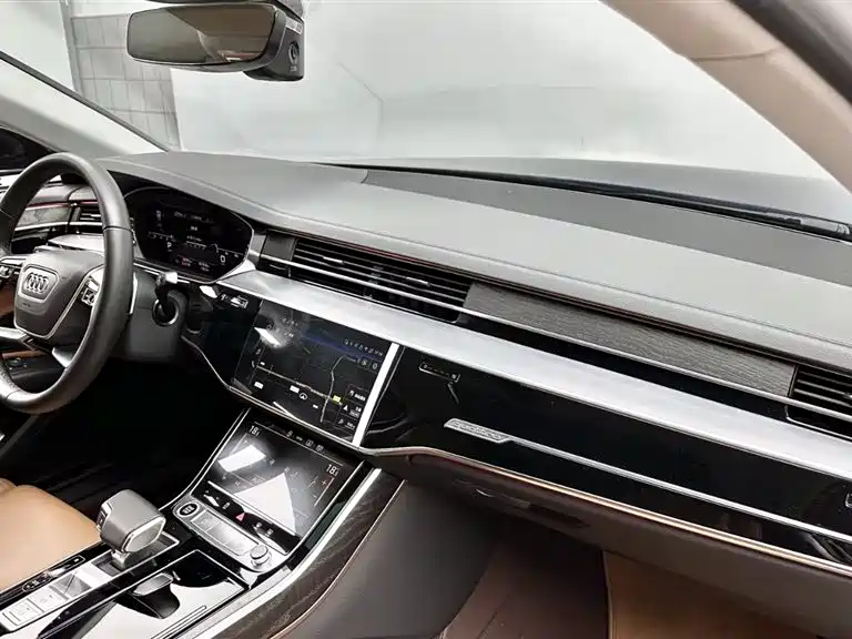 Audi A8 2024 — фото 13