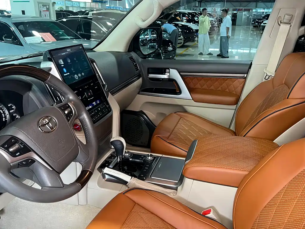 Toyota Land Cruiser 2019 — фото 17
