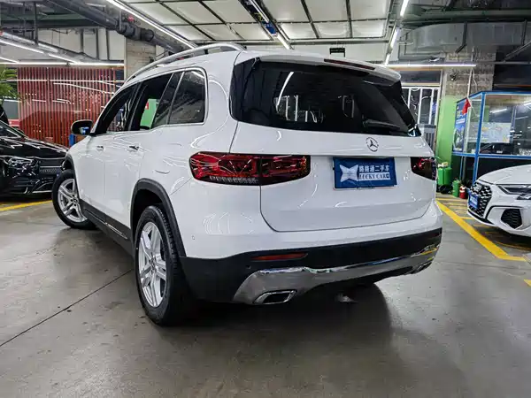 Mercedes-Benz GLB 2021