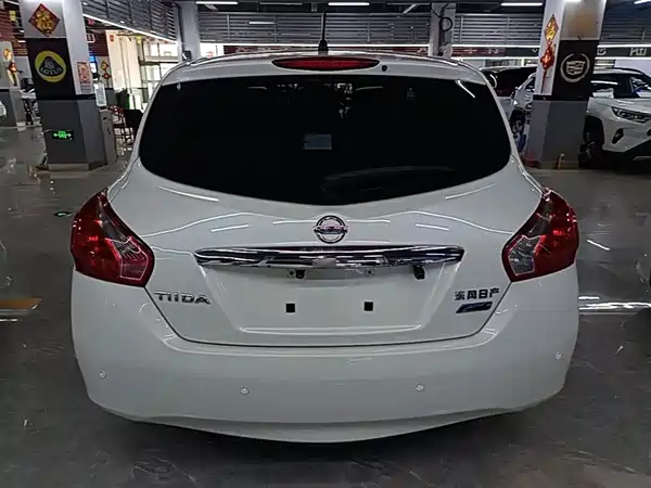 Nissan Tiida 2014