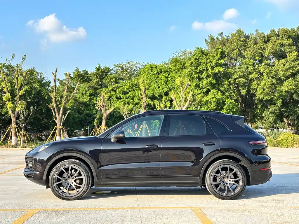 Porsche Cayenne 2019 — фото 9