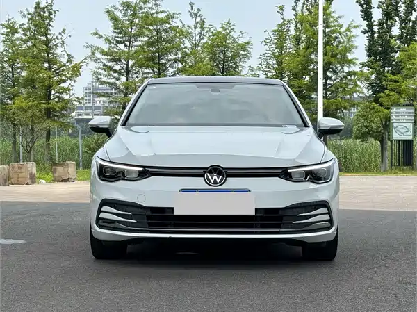 Volkswagen Golf 2021