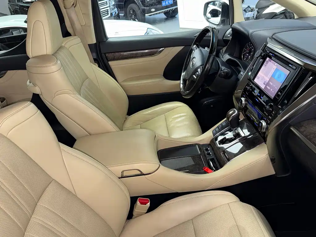Toyota Alphard 2018 — фото 4