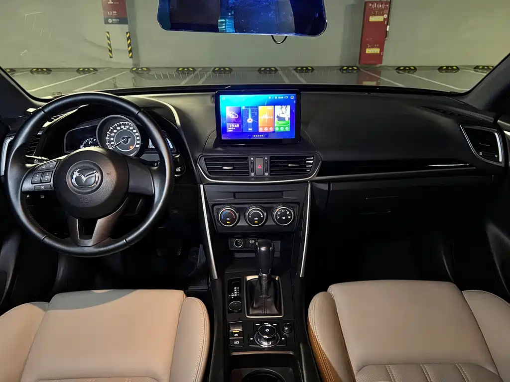 Mazda CX-4 2017 — фото 11