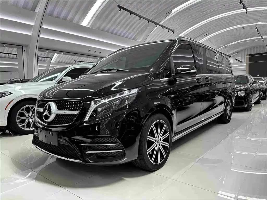 Mercedes-Benz V-Class 2023 — фото 1