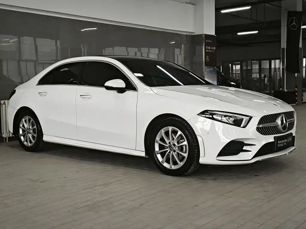Mercedes-Benz A-Class 2022 — фото 3