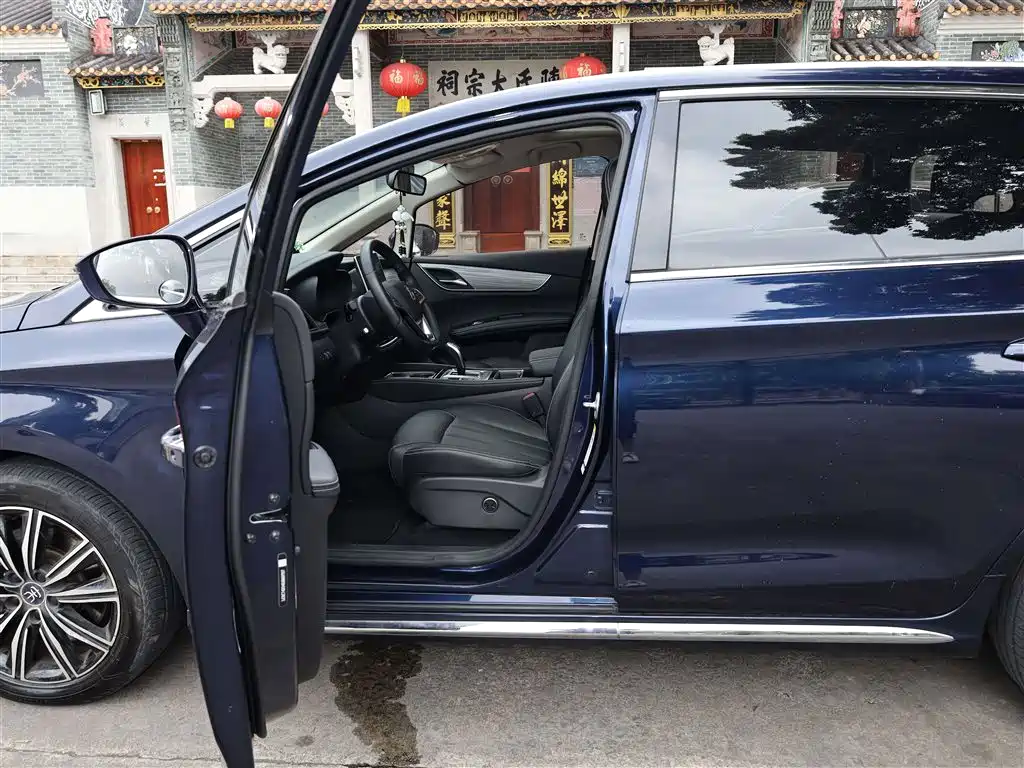 BYD MAX New Energy 2019 — фото 16