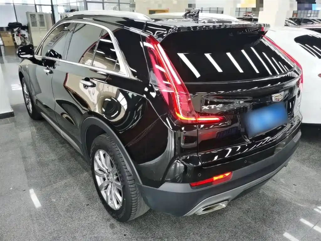Cadillac XT4 2020 — фото 5