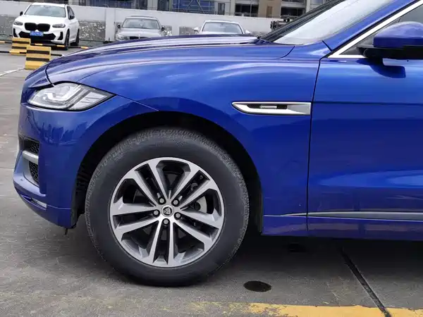 Jaguar F-PACE 2018