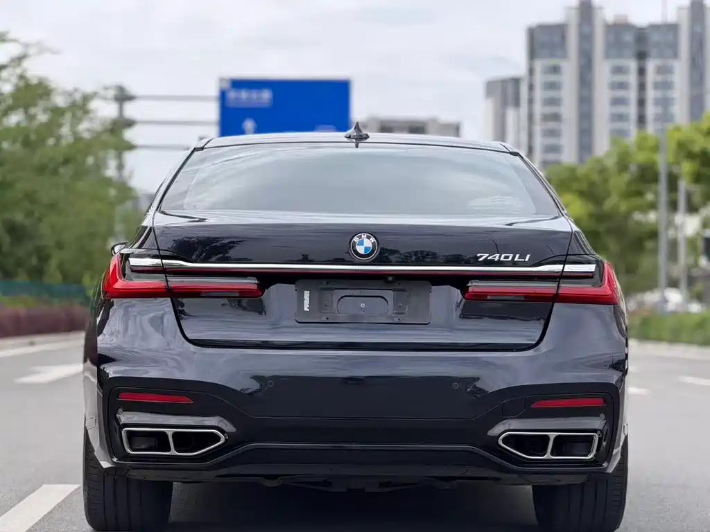 BMW 7 Series 2018 — фото 8
