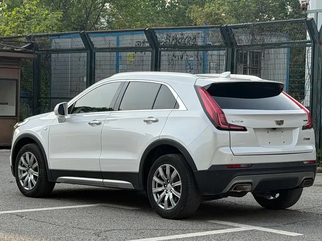 Cadillac XT4 2020 — фото 12