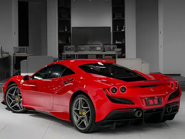 Ferrari F8 2021