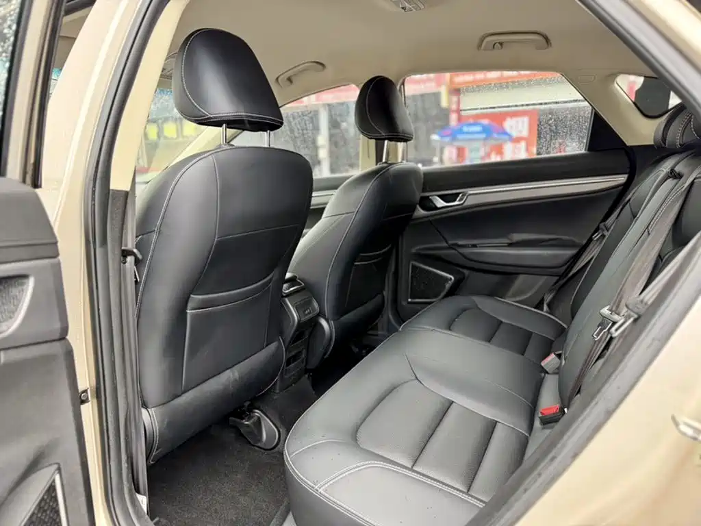 Geely Emgrand GS 2017 — фото 10