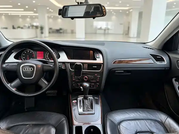 Audi A4L 2011