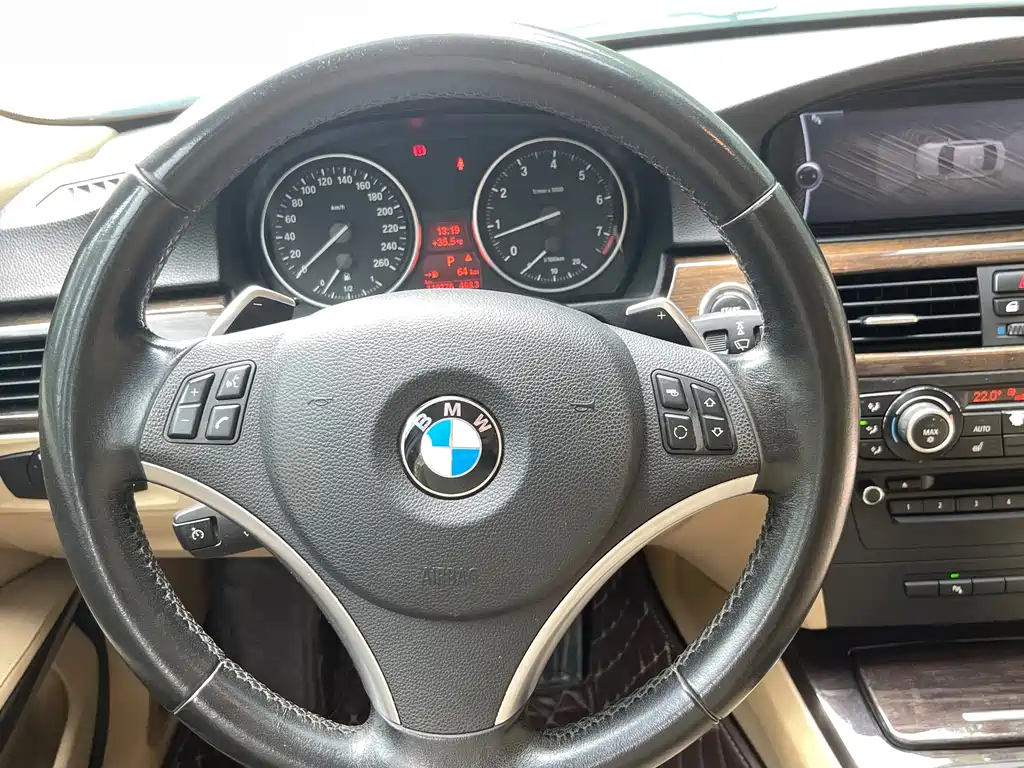BMW 3 Series 2011 — фото 17