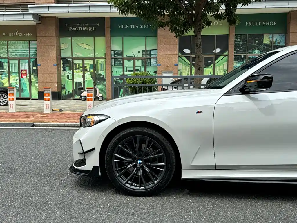 BMW 3 Series 2024
