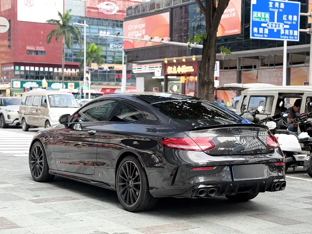 Mercedes-Benz C-Class AMG 2023 — фото 4