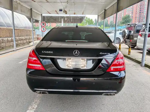 Mercedes-Benz S-Class 2012