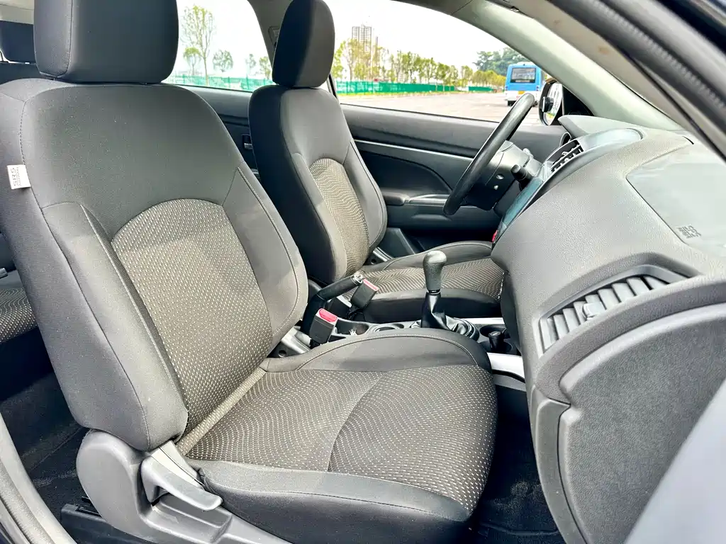 Mitsubishi ASX 2015 — фото 25