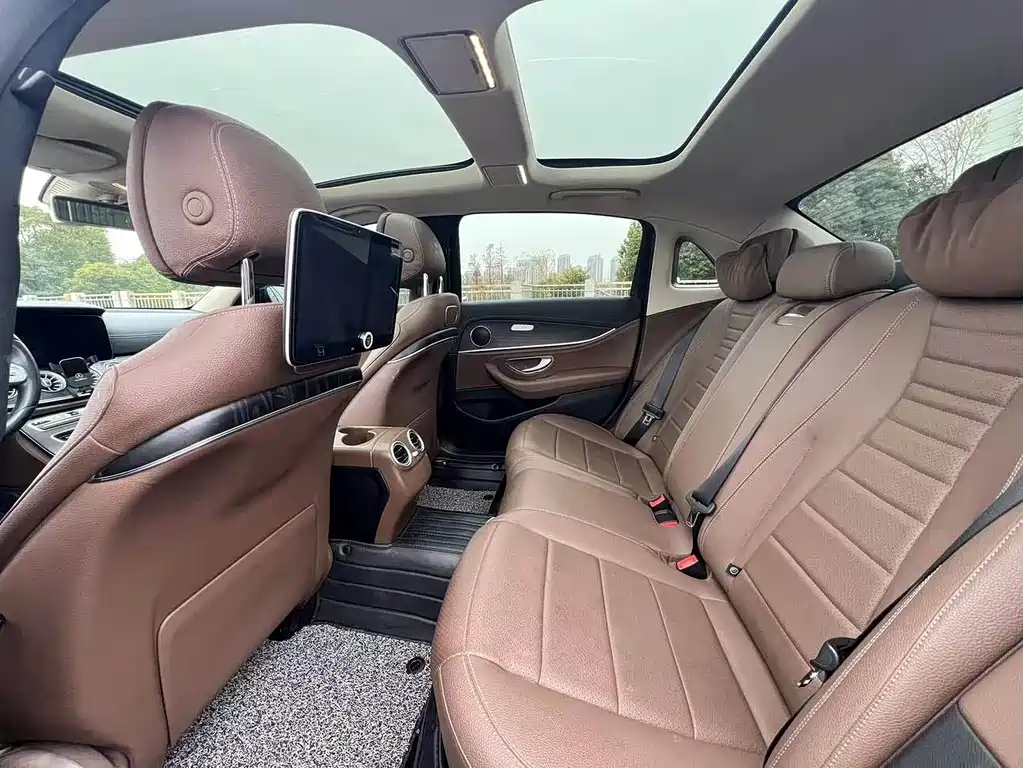 Mercedes-Benz E-Class 2020 — фото 10