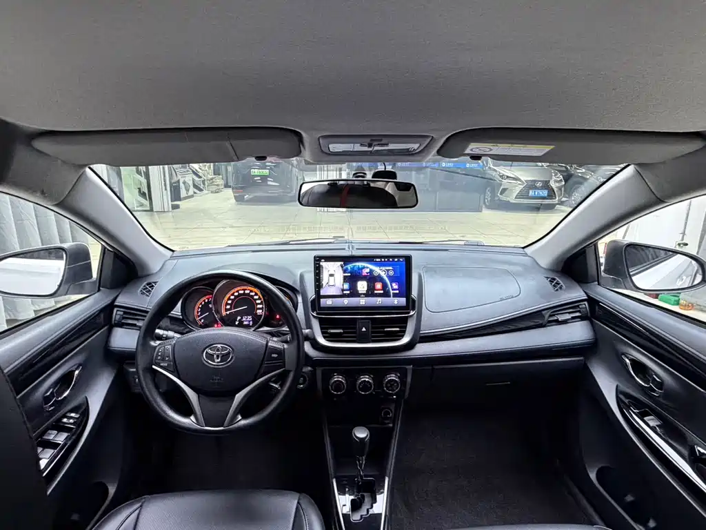 Toyota Yaris L 2022 — фото 19