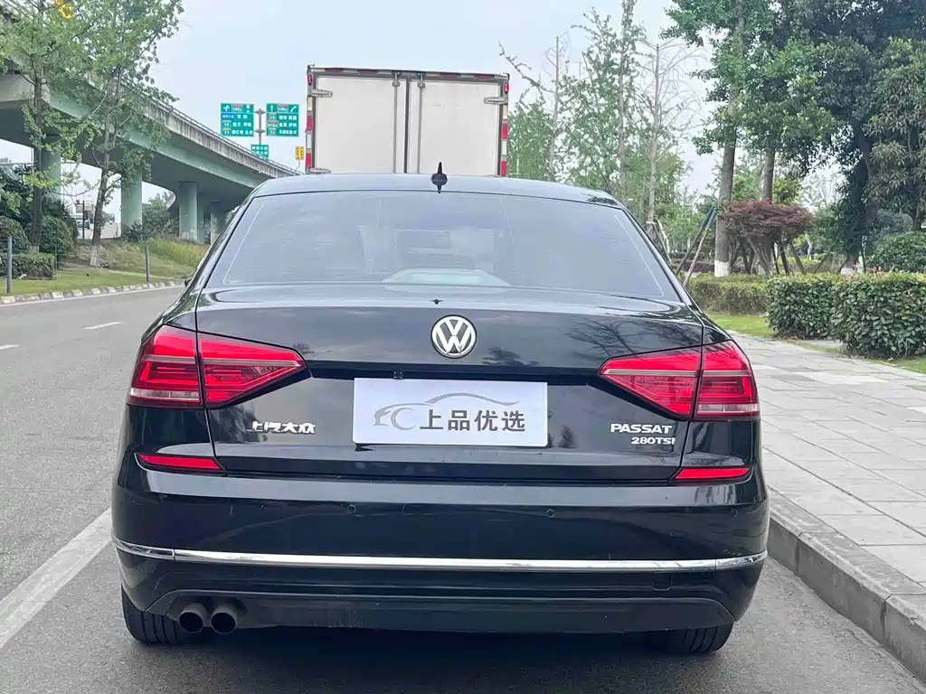 Volkswagen Passat 2019 — фото 15