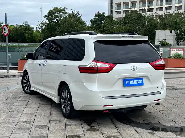 Toyota Sienna 2019
