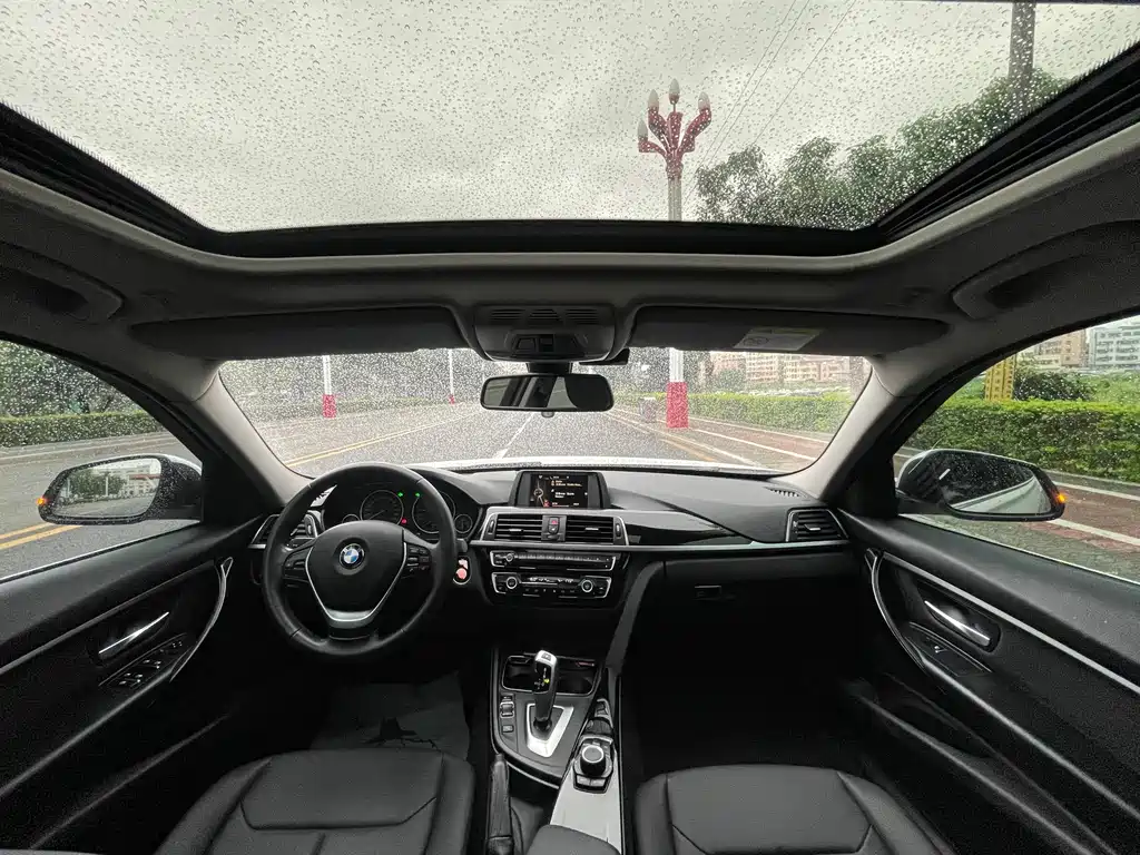 BMW 3 Series 2017 — фото 12
