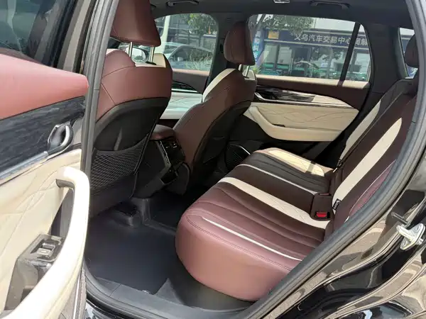 Geely Xingyue L 2024