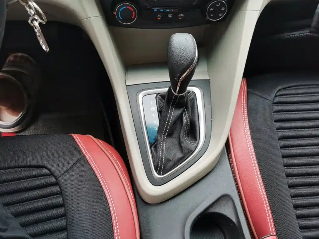Buick Excelle GT 2015 — фото 14