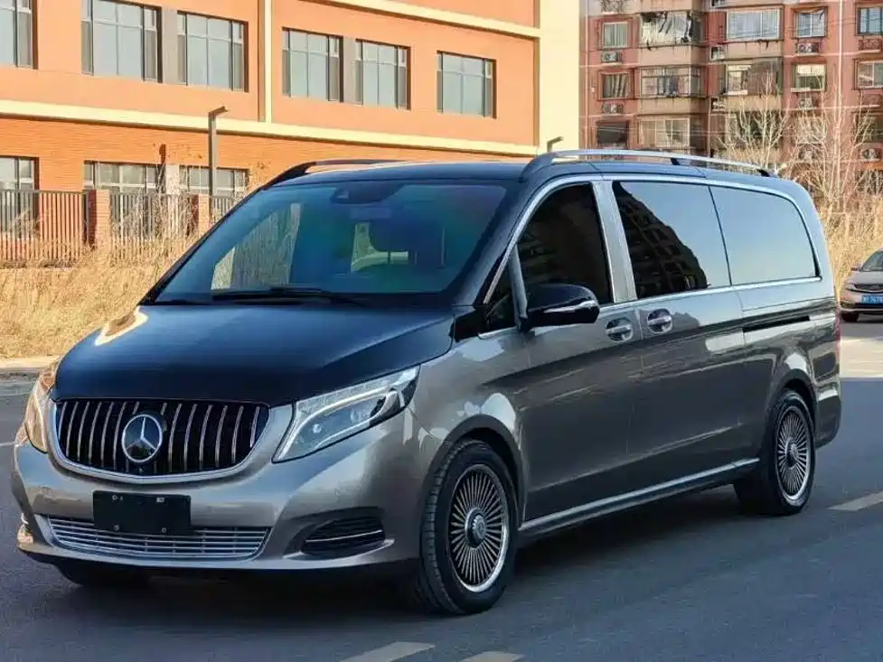 Mercedes-Benz V-Class 2018 — фото 1