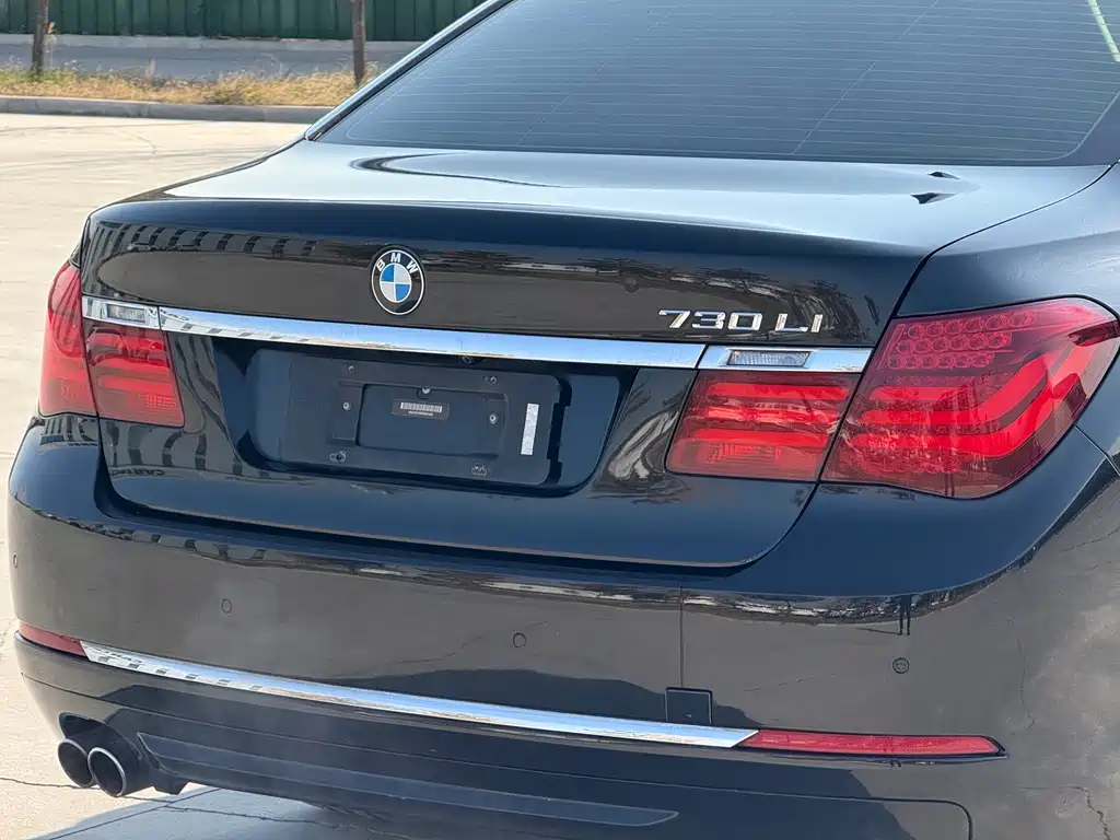 BMW 7 Series 2015 — фото 15