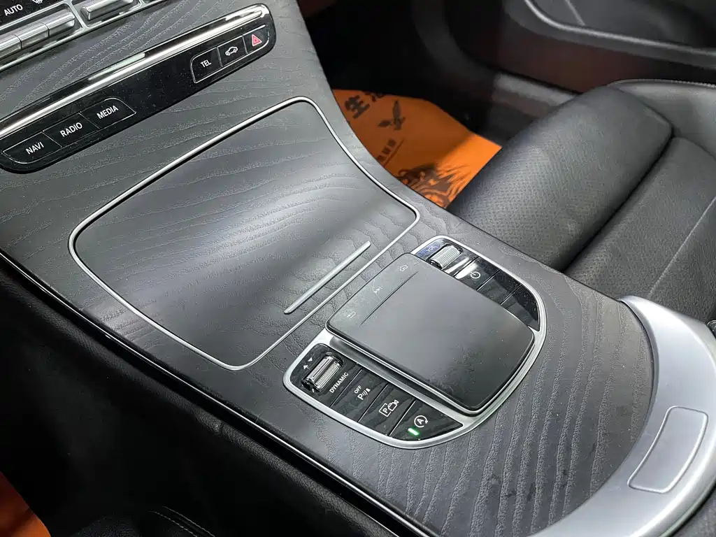 Mercedes-Benz C-Class 2019 — фото 17