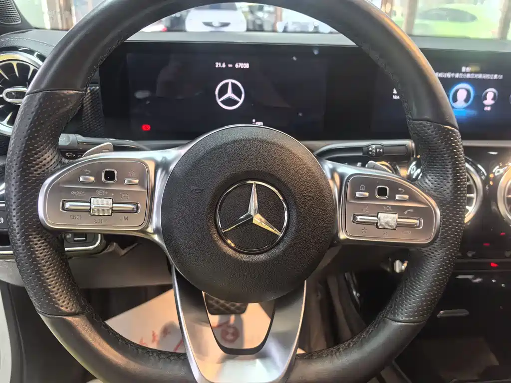 Mercedes-Benz A-Class 2021 — фото 11