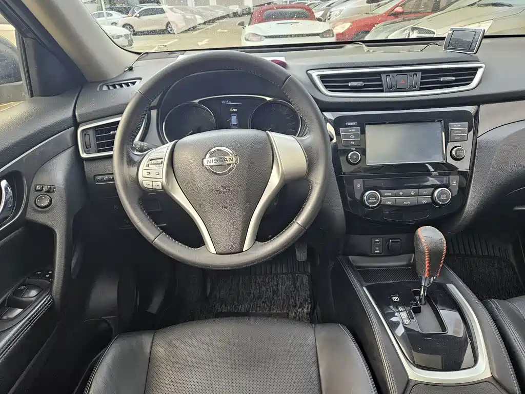 Nissan X-Trail 2015 — фото 11