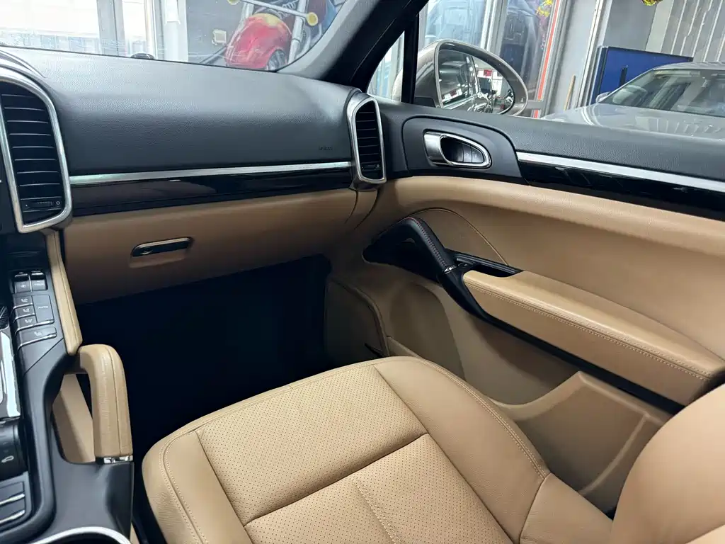 Porsche Cayenne 2015 — фото 26