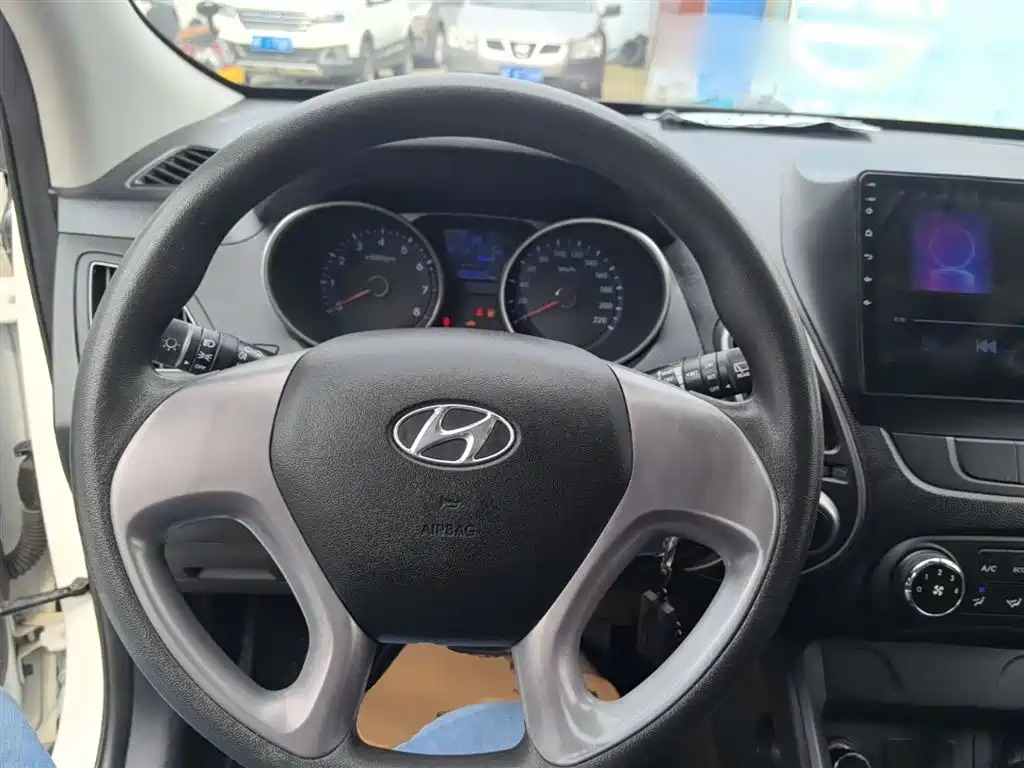 Hyundai ix35 2016 — фото 11