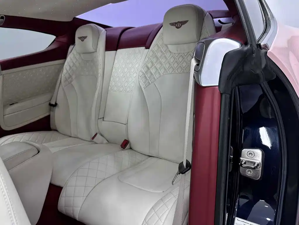 Bentley Continental 2014 — фото 13